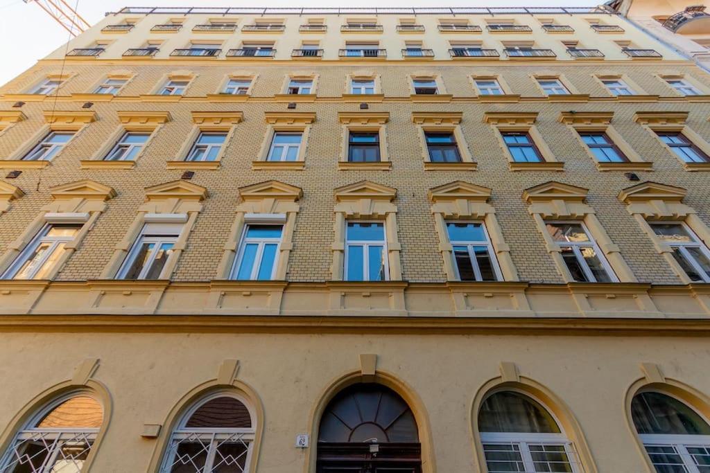Apartmento Albero Di Acacia By Nw Budapest Bagian luar foto
