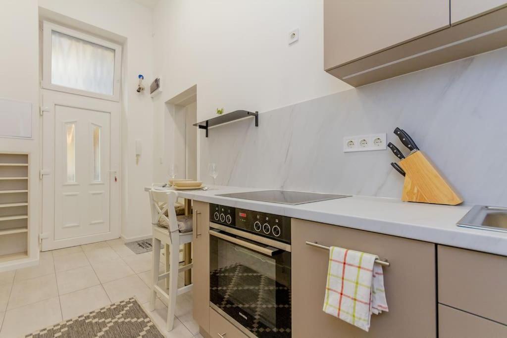 Apartmento Albero Di Acacia By Nw Budapest Bagian luar foto